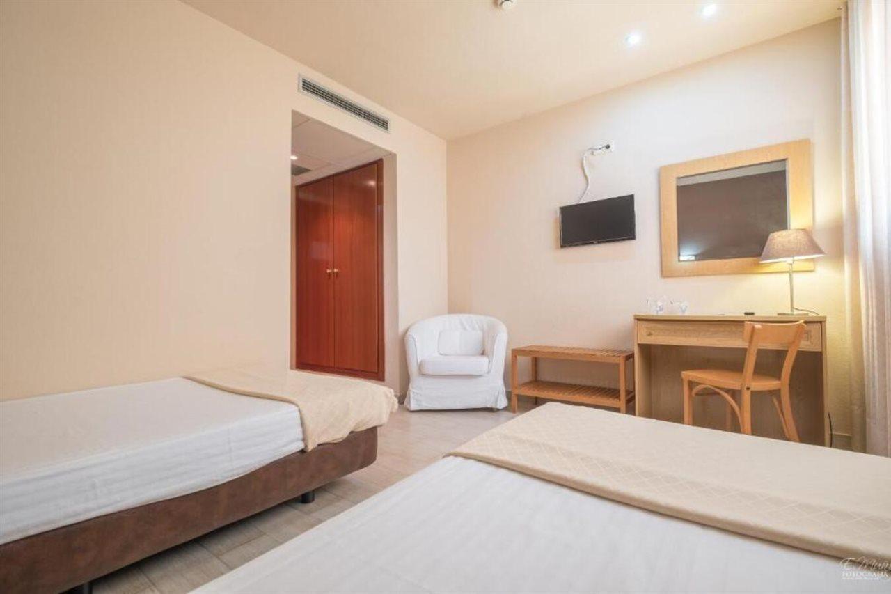 Hotel Vivar Griñón Esterno foto