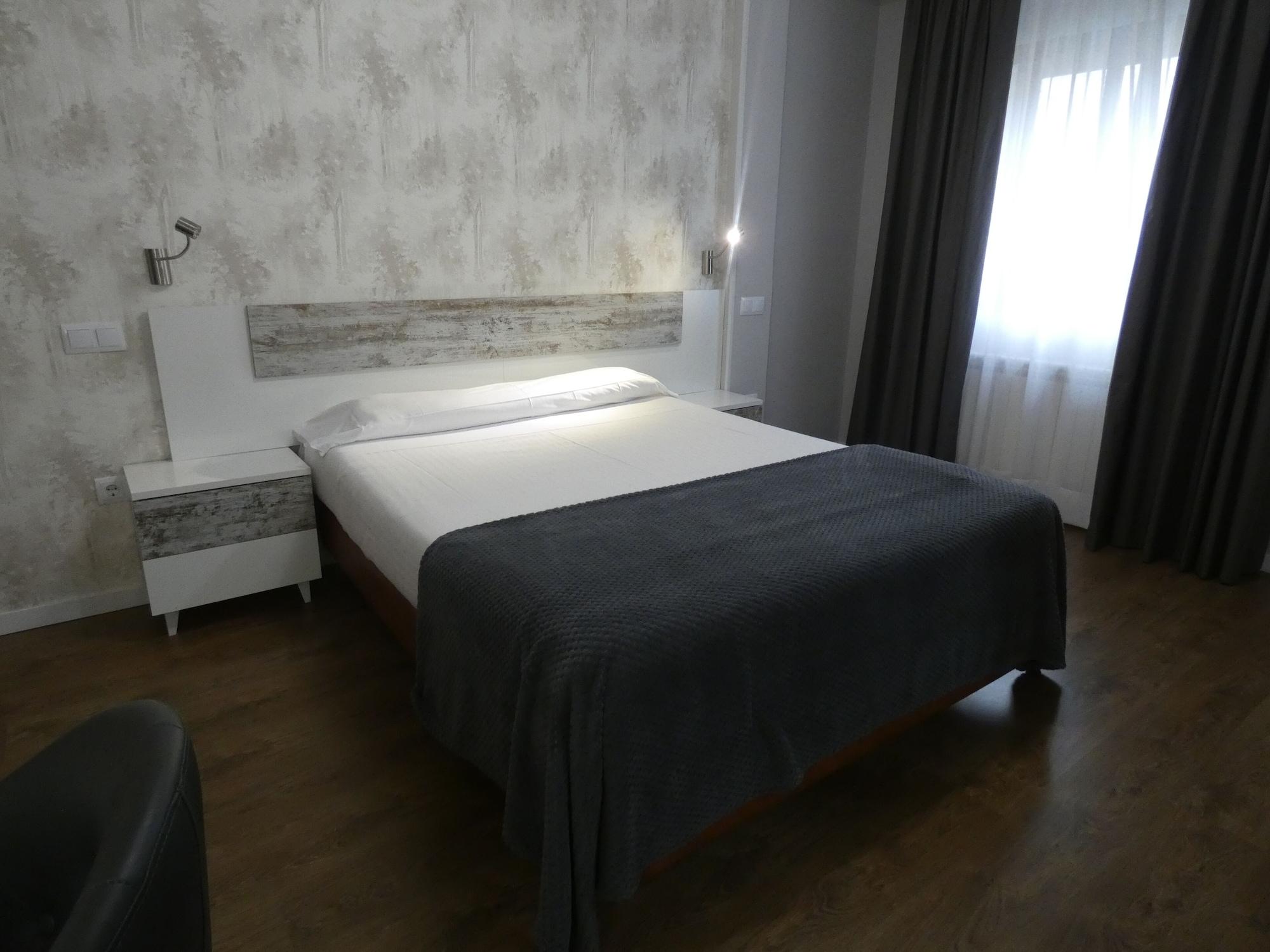 Hotel Vivar Griñón Esterno foto